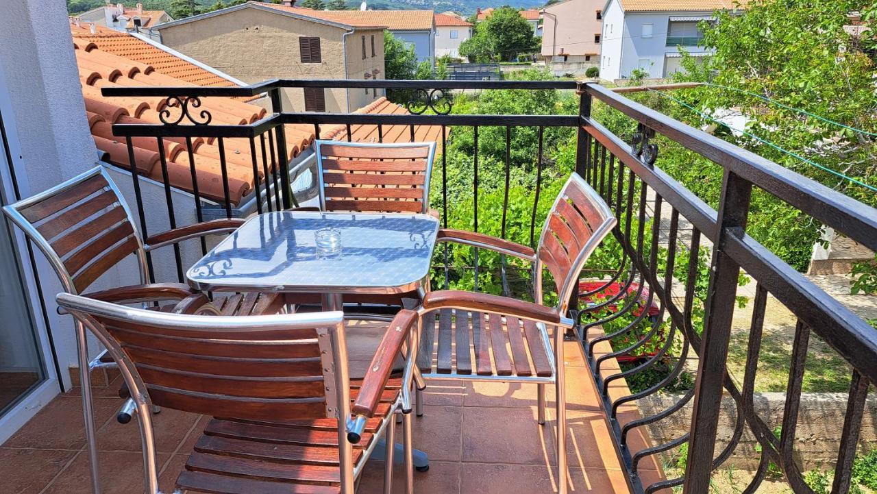 Cozy Apartments Baska Экстерьер фото